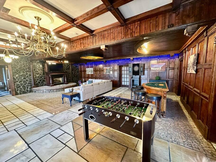 5 Bedroom Estate Near Casino And Downtown Bristol Exterior foto